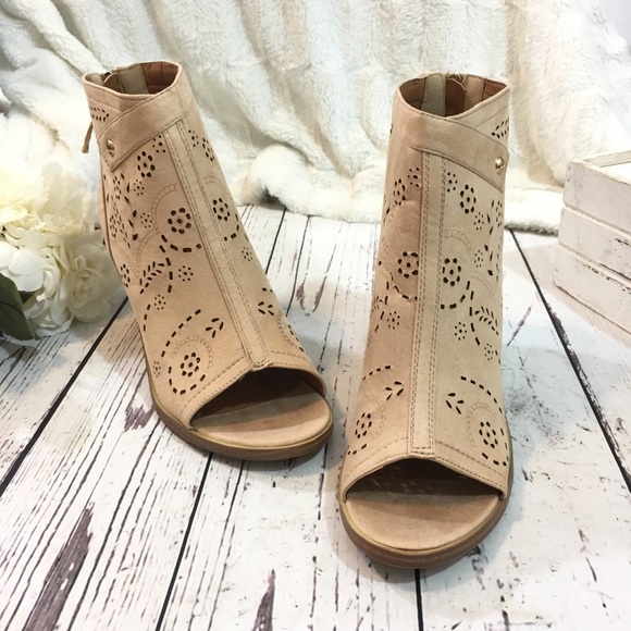 Vintage 93 Buckle store Imelda ankle booties nwob - Picture 2 of 6